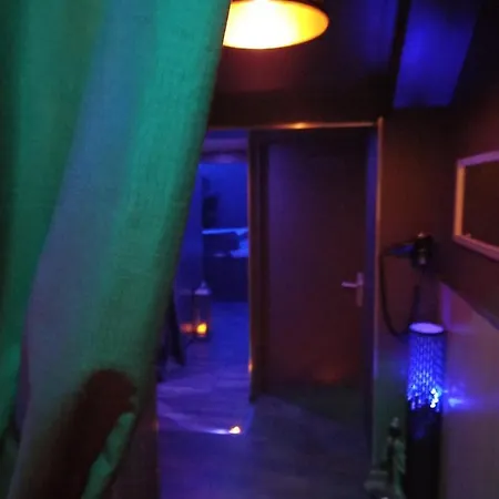 Room, Les Nuitees Secretes De Rouen 4*