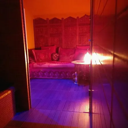 住宿加早餐酒店 Room, Les Nuitees Secretes De Rouen Darnétal